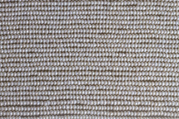 Center drilled Freshwater Pearl Strand 3.5-4mm