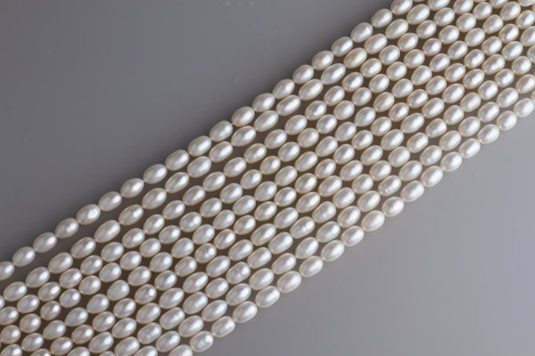 Oval Shape Freshwater Pearl Strand 7.5-8mm