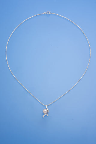 Sterling Silver necklace with7-7.5mm Oval Shape Freshwater Pearl