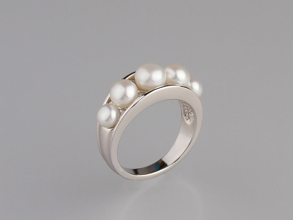 Sterling Silver Ring with Button Shape Freshwater Pearl
