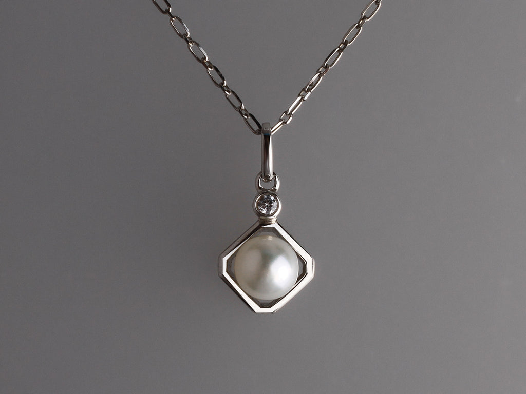 Sterling Silver Pendant with 7.5-8mm Button Shape Freshwater Pearl and Cubic Zirconia