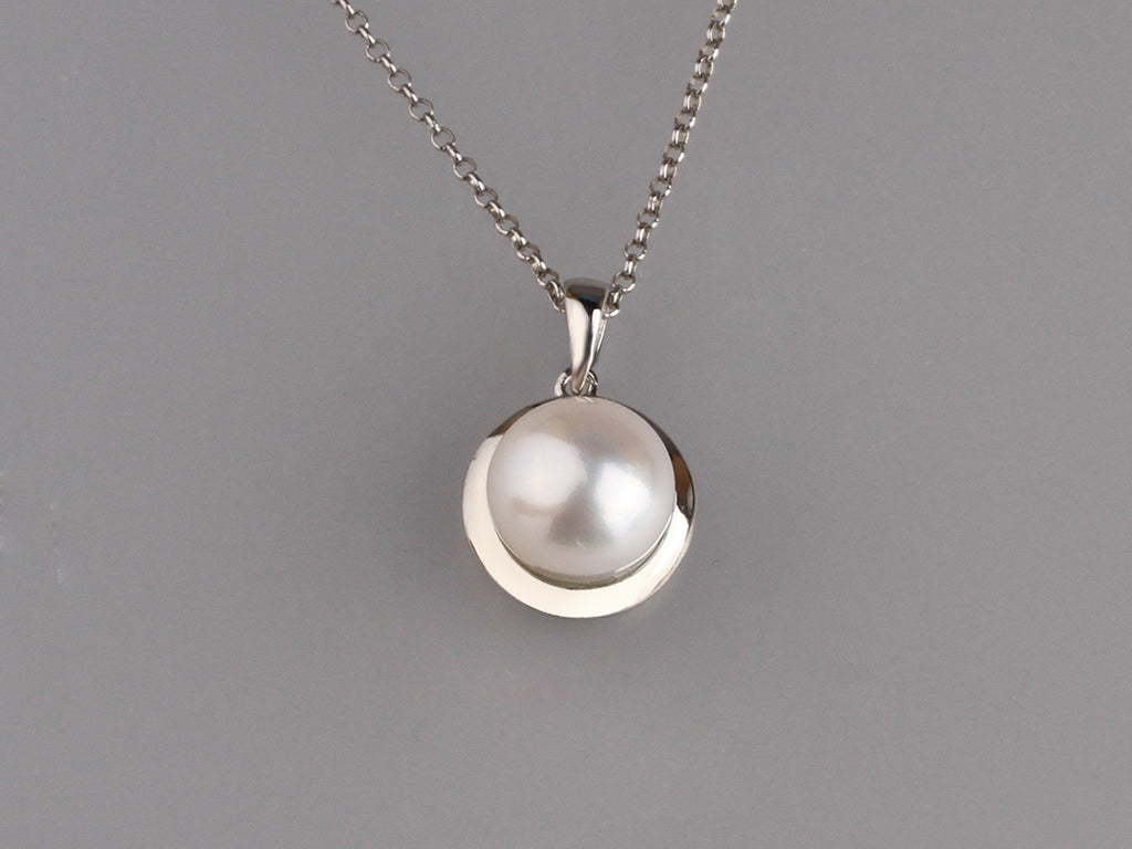 Sterling Silver Pendant with 9.5-10mm Button Shape Freshwater Pearl