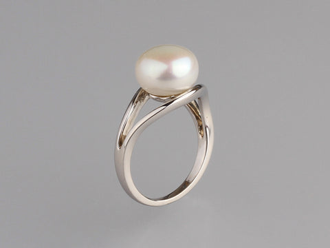 Sterling Silver Ring with 10-10.5mm Button Shape Freshwater Pearl