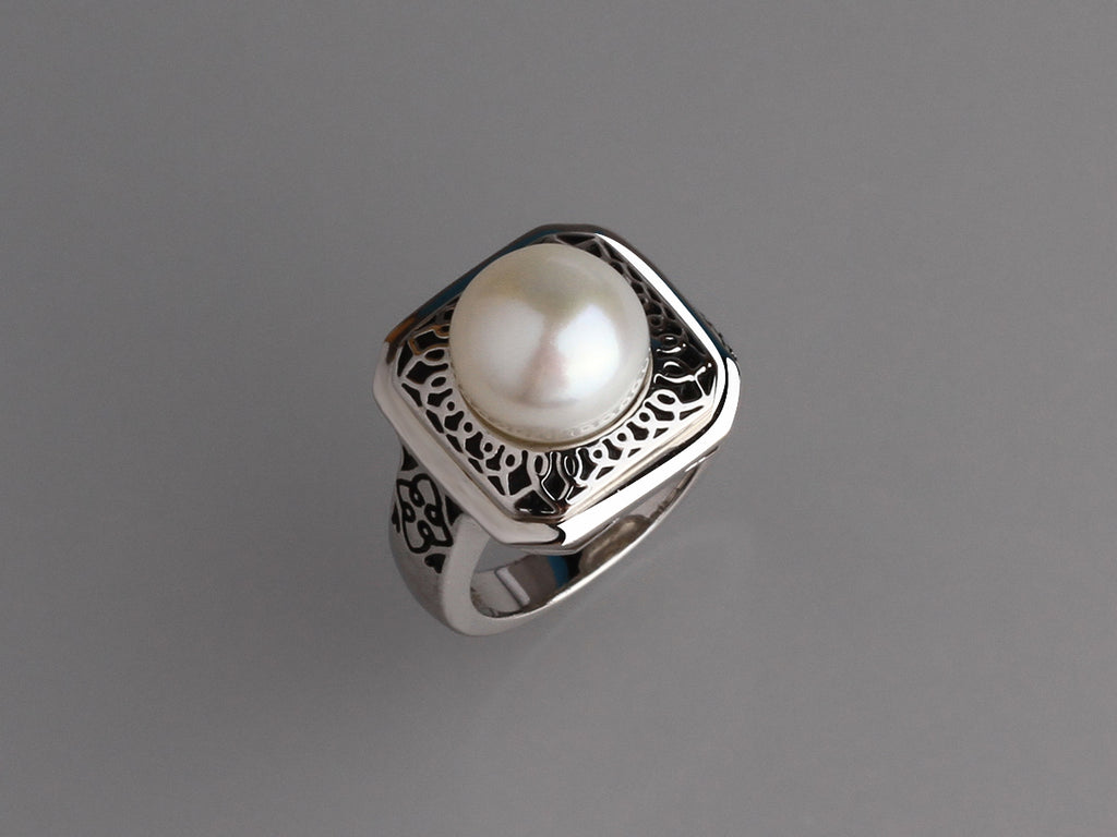 White and Black Plated Silver Ring with 10.5-11mm Button Shape Freshwater Pearl