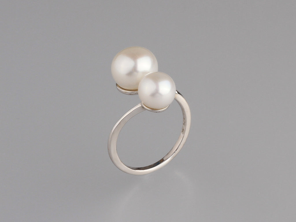 Sterling Silver Ring with Button Shape Freshwater Pearl