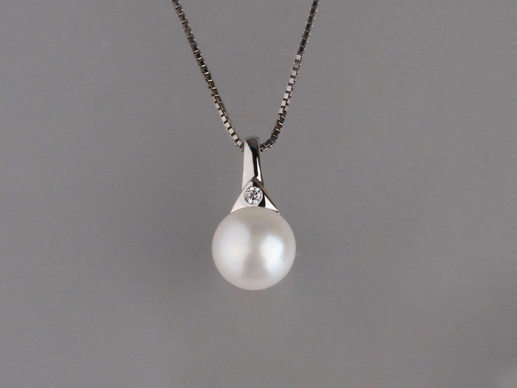 Sterling Silver Pendant with 7.5-8mm Button Shape Freshwater Pearl and Cubic Zirconia