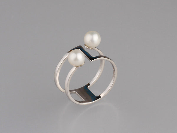 Sterling Silver Ring with 5.5-6mm Round Shape Freshwater Pearl