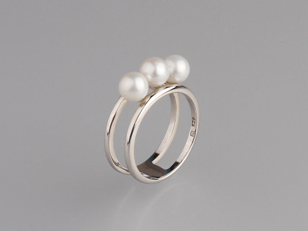 Sterling Silver Ring with 5.5-6mm Round Shape Freshwater Pearl