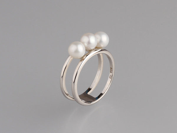 Sterling Silver Ring with 5.5-6mm Round Shape Freshwater Pearl
