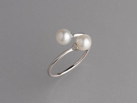 Sterling Silver with 5.5-6mm Round Shape Freshwater Pearl Ring