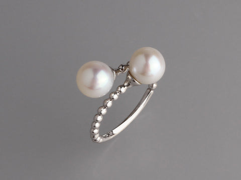 Sterling Silver Ring with 7.5-8mm Round Shape Freshwater Pearl