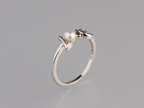 Sterling Silver Ring with 4-4.5mm Button Shape Freshwater Pearl
