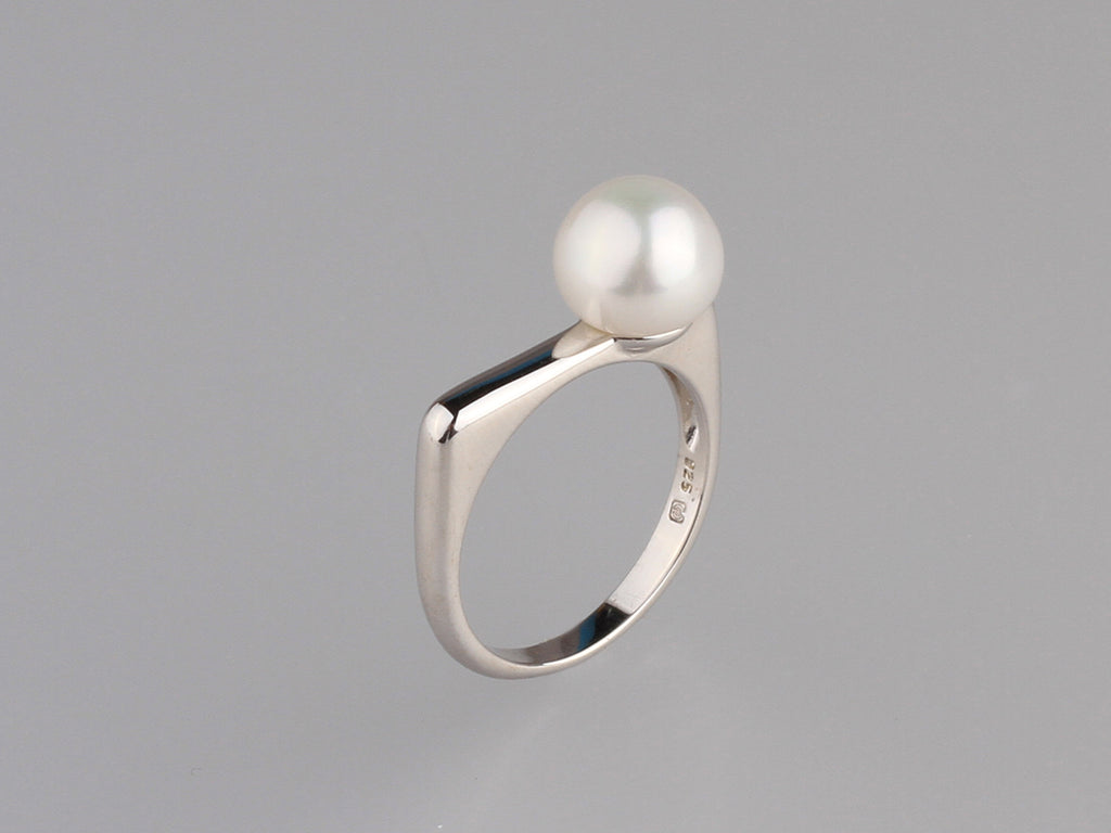 Sterling Silver Ring with 8.5-9mm Button Shape Freshwater Pearl