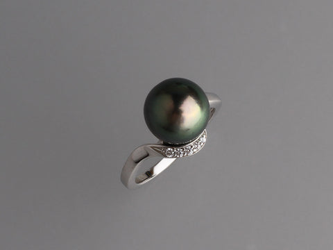 Sterling Silver Ring with 10-11mm Tahitian Pearl and Cubic Zirconia