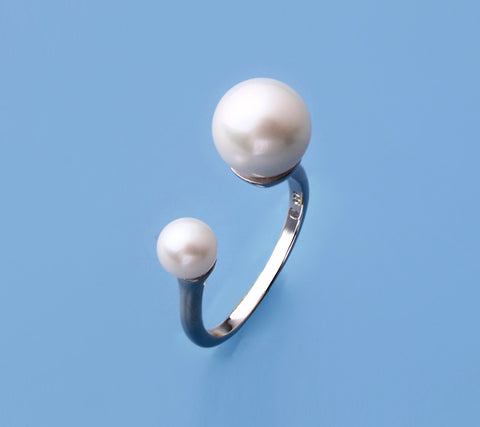 Sterling Silver Ring with Round Shape Freshwater Pearl